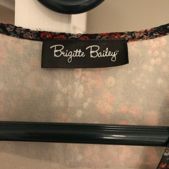 Long flowing dress - Picture 2 of 2